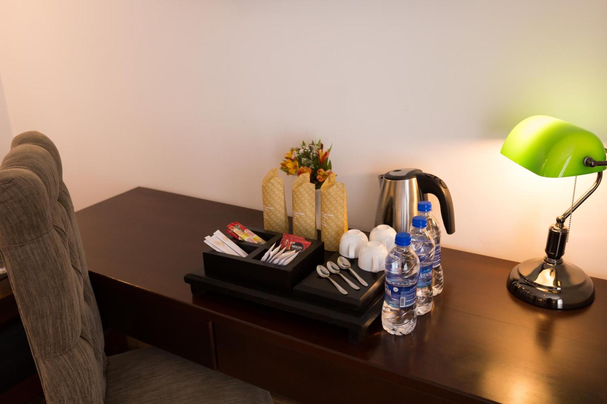 Hotel Grand Turf By Gsp Нувара Елия Екстериор снимка