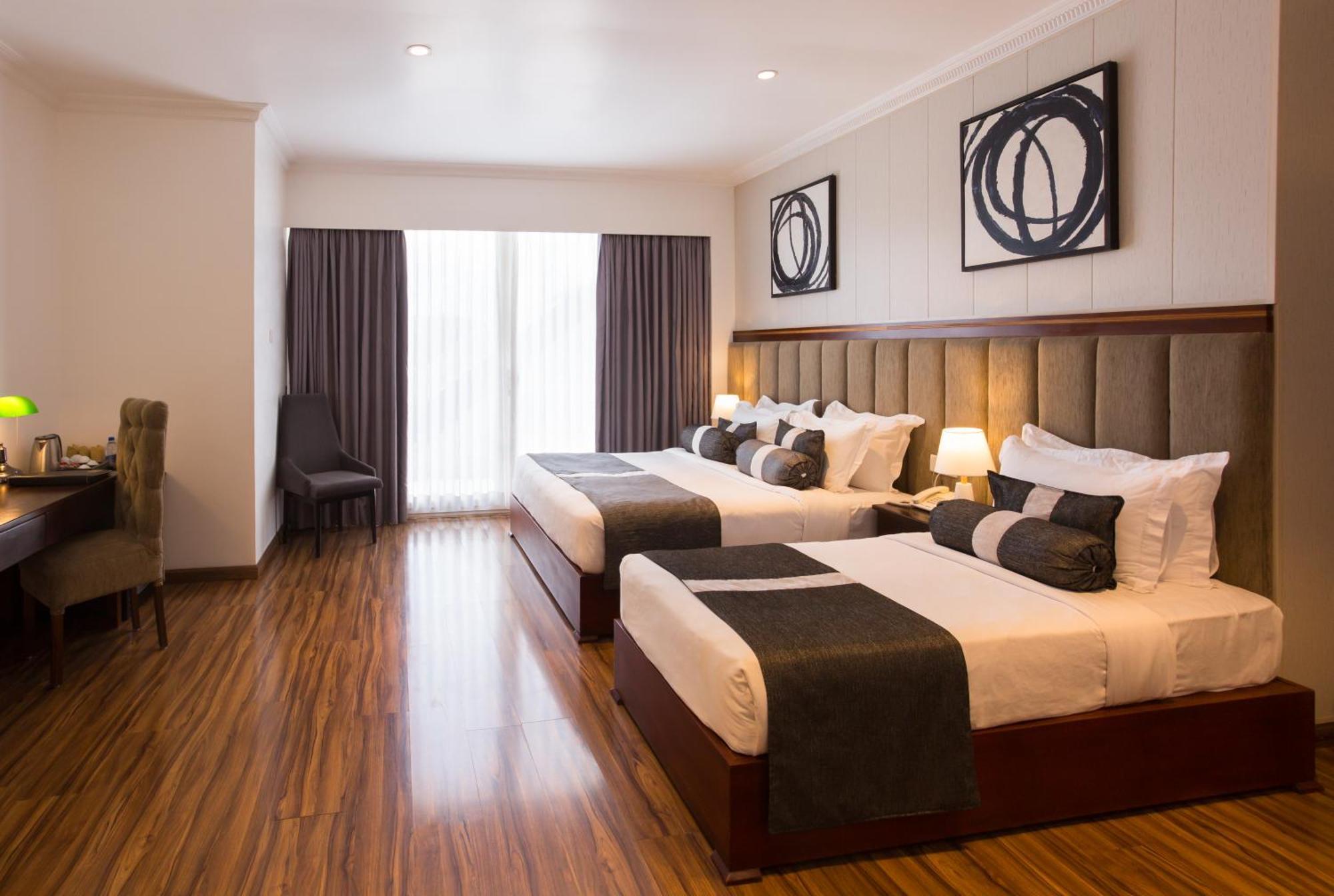 Hotel Grand Turf By Gsp Нувара Елия Екстериор снимка